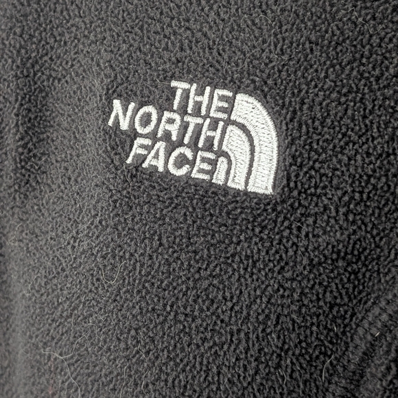 The North Face Polartec 1/4 Zip Black Fleece Pullover - Picture 6 of 10